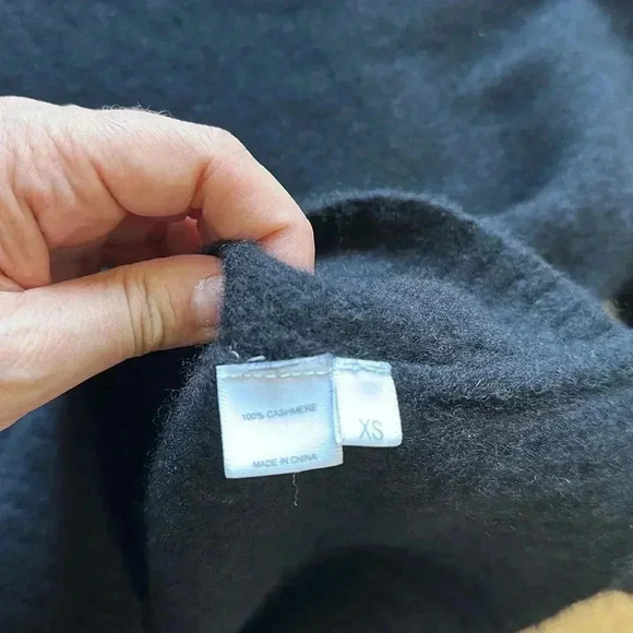 $345 Jill Roberts Classic Crewneck 100% Cashmere Black Sweater Sz XS - Picture 4 of 5